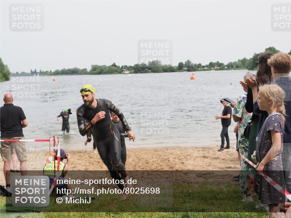 21.06.2025 - 27. Vierlanden-Triathlon MichiJ http://msf.ph/oto/8025698 15.06.2026 10:56:52 Schwimmen 642, 651, 688, 691, 711, 718, 755 meine-sportfotos.de