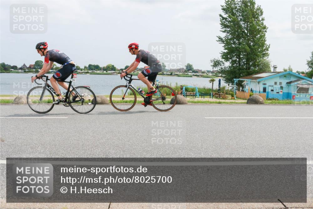 21.06.2025 - 27. Vierlanden-Triathlon H.Heesch http://msf.ph/oto/8025700 15.06.2025 12:07:26 Radfahren 228, 662, 909, 1000, 1001, 1002, 1003 meine-sportfotos.de
