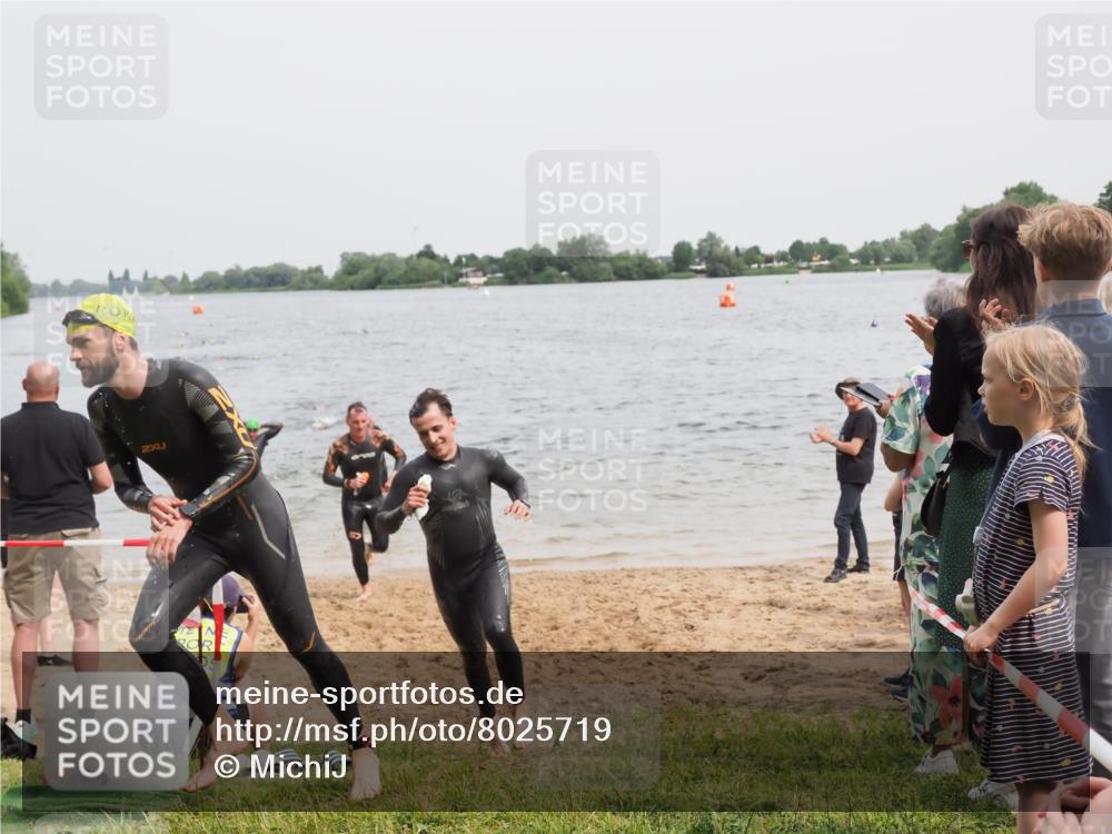 21.06.2025 - 27. Vierlanden-Triathlon MichiJ http://msf.ph/oto/8025719 15.06.2026 10:56:53 Schwimmen 642, 651, 654, 688, 691, 711, 718, 755 meine-sportfotos.de