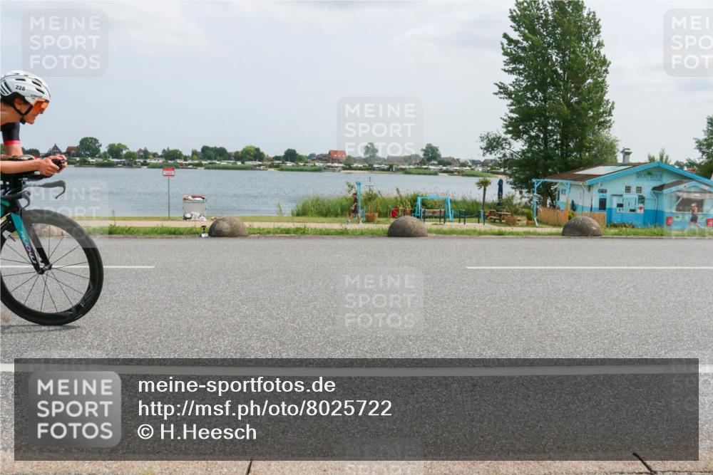 21.06.2025 - 27. Vierlanden-Triathlon H.Heesch http://msf.ph/oto/8025722 15.06.2025 12:07:28 Radfahren 228, 732, 909, 1000, 1001, 1002, 1003 meine-sportfotos.de
