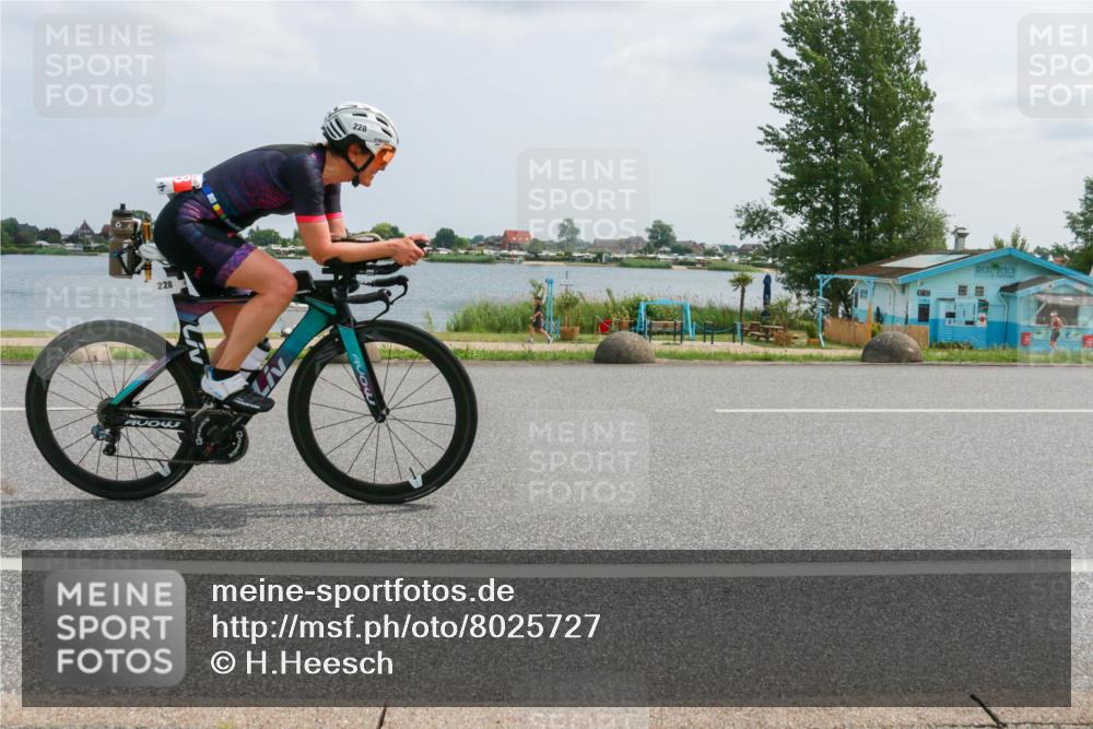 21.06.2025 - 27. Vierlanden-Triathlon H.Heesch http://msf.ph/oto/8025727 15.06.2025 12:07:29 Radfahren 228, 732, 909, 1000, 1001, 1002, 1003 meine-sportfotos.de