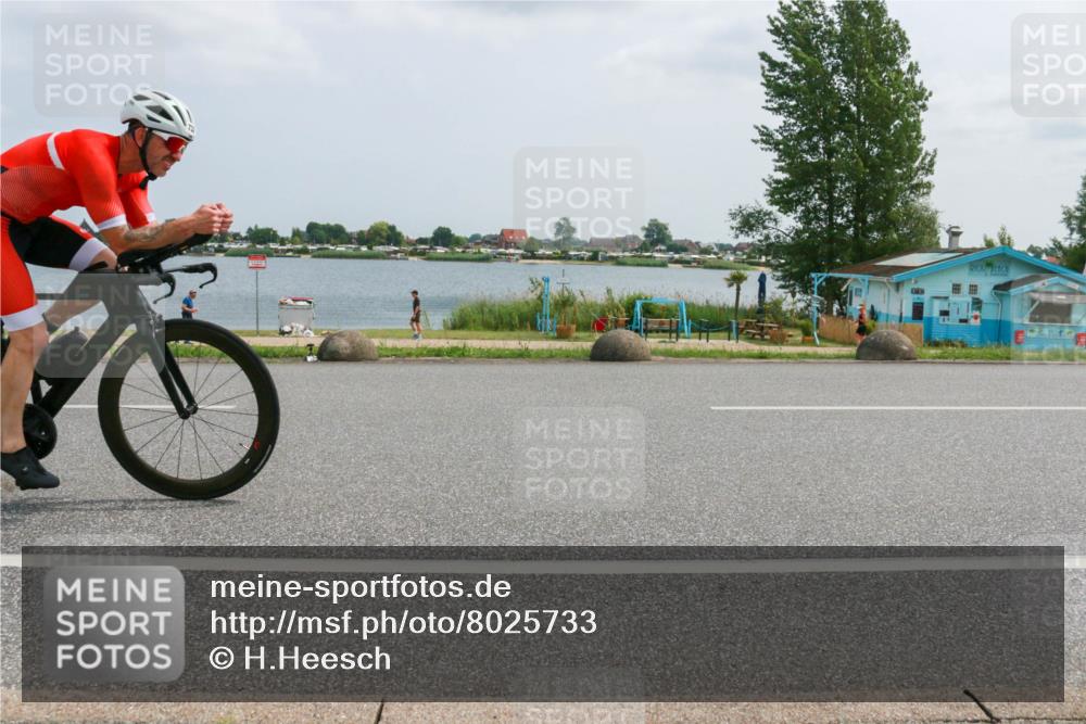 21.06.2025 - 27. Vierlanden-Triathlon H.Heesch http://msf.ph/oto/8025733 15.06.2025 12:07:31 Radfahren 228, 732, 909, 1000, 1001, 1002, 1003 meine-sportfotos.de