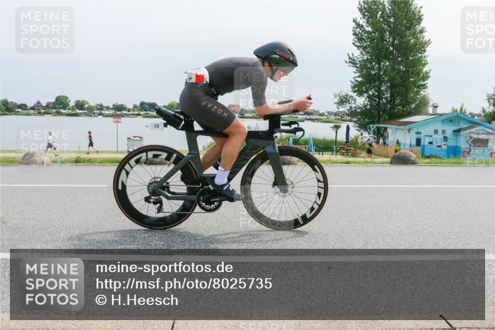 21.06.2025 - 27. Vierlanden-Triathlon H.Heesch http://msf.ph/oto/8025735 15.06.2025 11:17:43 Radfahren 13 meine-sportfotos.de