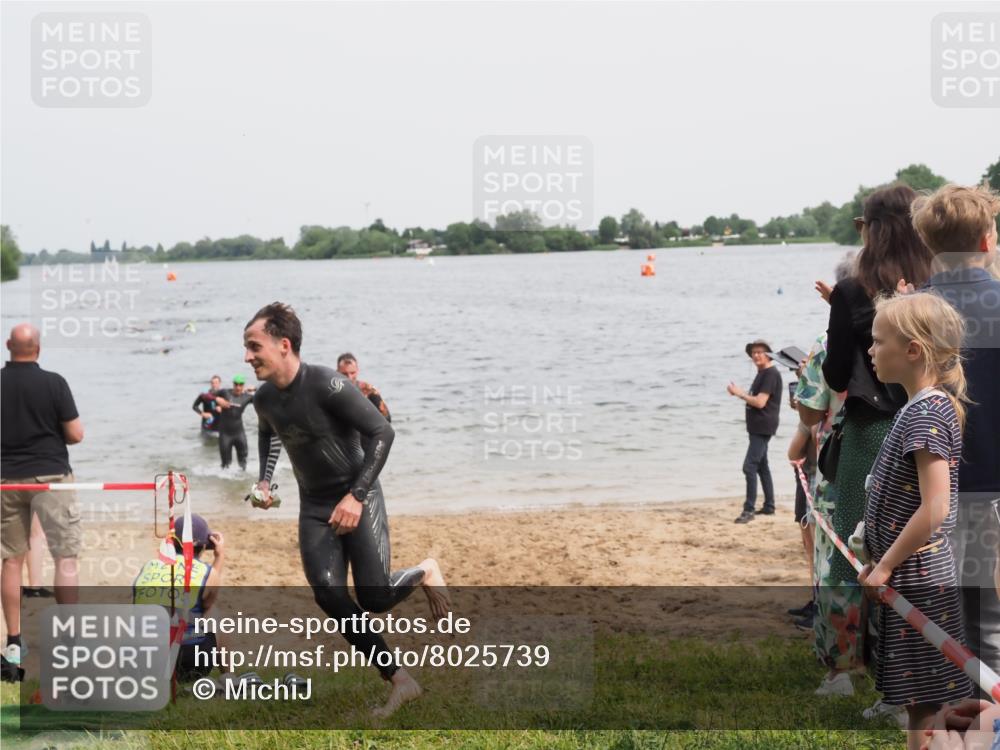 21.06.2025 - 27. Vierlanden-Triathlon MichiJ http://msf.ph/oto/8025739 15.06.2026 10:56:53 Schwimmen 642, 651, 654, 688, 691, 711, 718, 755 meine-sportfotos.de