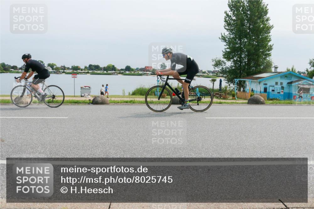 21.06.2025 - 27. Vierlanden-Triathlon H.Heesch http://msf.ph/oto/8025745 15.06.2025 11:17:48 Radfahren 7, 148, 153, 720, 947 meine-sportfotos.de