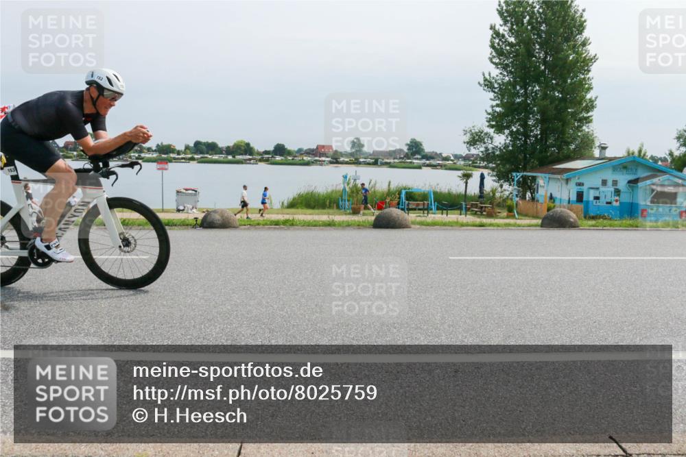 21.06.2025 - 27. Vierlanden-Triathlon H.Heesch http://msf.ph/oto/8025759 15.06.2025 11:17:48 Radfahren 7, 148, 153, 720, 947 meine-sportfotos.de