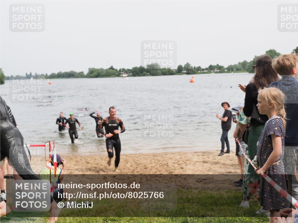 21.06.2025 - 27. Vierlanden-Triathlon MichiJ http://msf.ph/oto/8025766 15.06.2026 10:56:54 Schwimmen 642, 651, 654, 688, 691, 711, 718, 755 meine-sportfotos.de