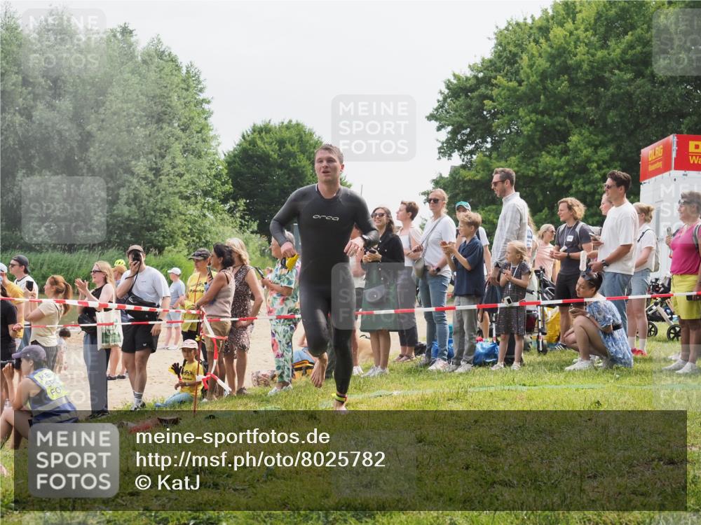 15.06.2025 - 27. Vierlanden-Triathlon KatJ http://msf.ph/oto/8025782 15.06.2025 10:58:49 Schwimmen 636, 667, 684, 743, 747 meine-sportfotos.de