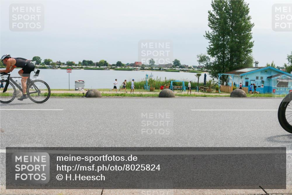 21.06.2025 - 27. Vierlanden-Triathlon H.Heesch http://msf.ph/oto/8025824 15.06.2025 11:17:55 Radfahren 7, 154, 199, 830 meine-sportfotos.de