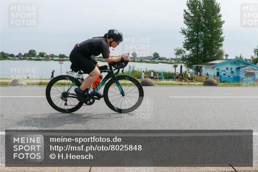 21.06.2025 - 27. Vierlanden-Triathlon H.Heesch http://msf.ph/oto/8025848 15.06.2025 11:17:57 Radfahren 154, 199, 830 meine-sportfotos.de