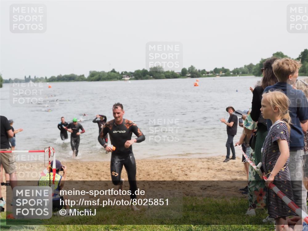 21.06.2025 - 27. Vierlanden-Triathlon MichiJ http://msf.ph/oto/8025851 15.06.2026 10:56:55 Schwimmen 642, 651, 654, 688, 711, 718, 755 meine-sportfotos.de