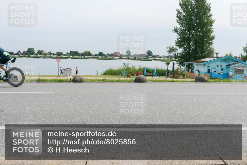 21.06.2025 - 27. Vierlanden-Triathlon H.Heesch http://msf.ph/oto/8025856 15.06.2025 11:18:02 Radfahren 799 meine-sportfotos.de