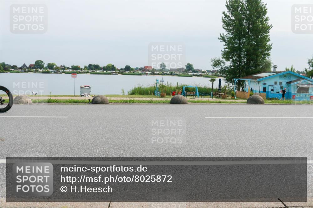 21.06.2025 - 27. Vierlanden-Triathlon H.Heesch http://msf.ph/oto/8025872 15.06.2025 11:18:14 Radfahren 829, 845 meine-sportfotos.de