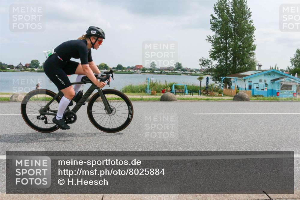21.06.2025 - 27. Vierlanden-Triathlon H.Heesch http://msf.ph/oto/8025884 15.06.2025 12:09:06 Radfahren 815, 838, 889 meine-sportfotos.de