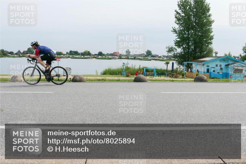 21.06.2025 - 27. Vierlanden-Triathlon H.Heesch http://msf.ph/oto/8025894 15.06.2025 11:18:24 Radfahren 219, 750, 816 meine-sportfotos.de