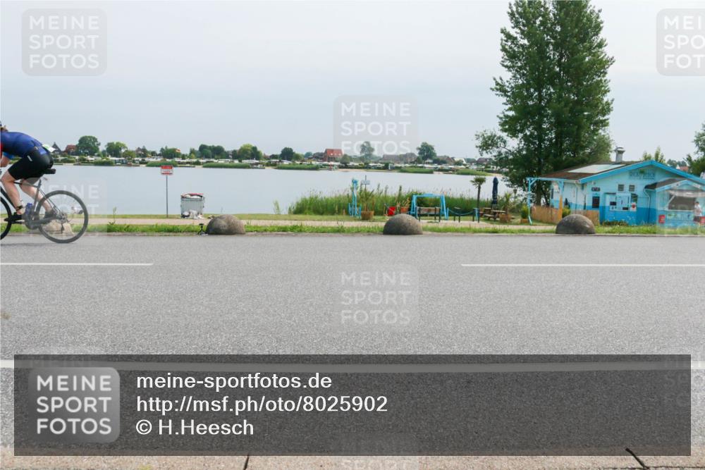 21.06.2025 - 27. Vierlanden-Triathlon H.Heesch http://msf.ph/oto/8025902 15.06.2025 11:18:24 Radfahren 219, 750, 816 meine-sportfotos.de