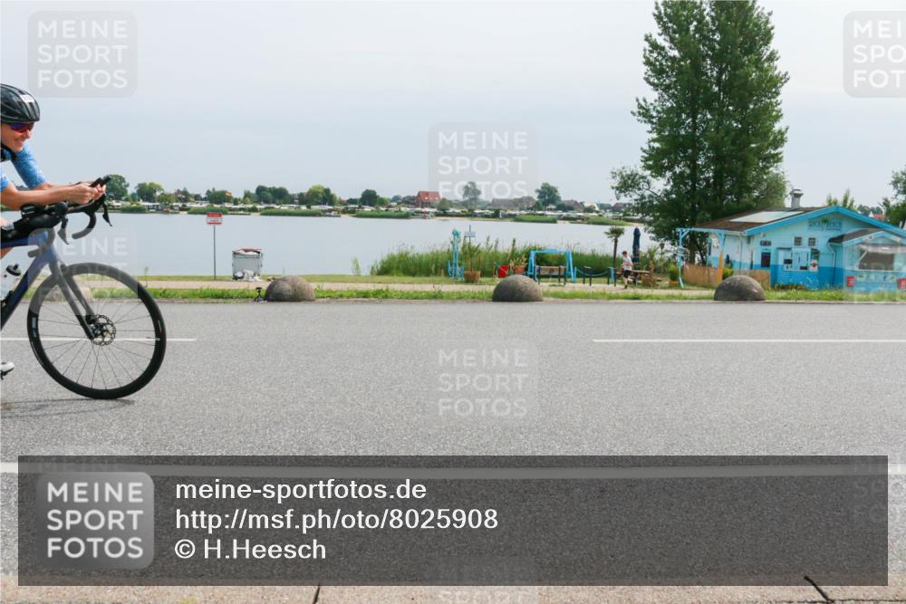 21.06.2025 - 27. Vierlanden-Triathlon H.Heesch http://msf.ph/oto/8025908 15.06.2025 11:18:28 Radfahren 219, 236, 750 meine-sportfotos.de