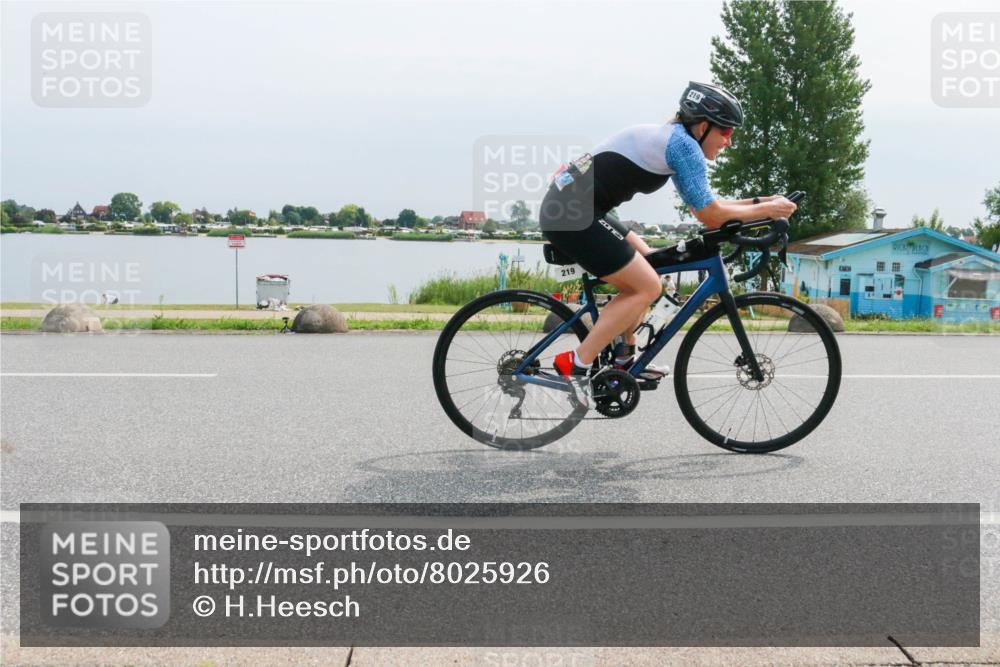 21.06.2025 - 27. Vierlanden-Triathlon H.Heesch http://msf.ph/oto/8025926 15.06.2025 11:18:29 Radfahren 219, 236, 750 meine-sportfotos.de