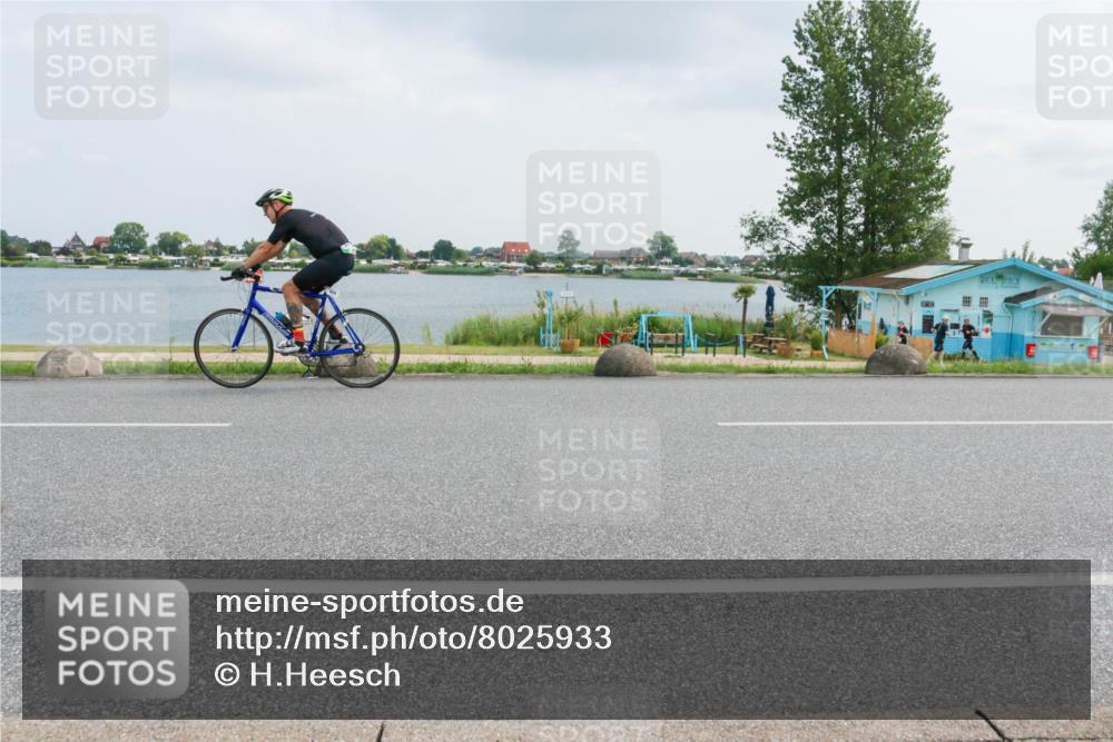21.06.2025 - 27. Vierlanden-Triathlon H.Heesch http://msf.ph/oto/8025933 15.06.2025 12:09:19 Radfahren 692, 834, 895, 923 meine-sportfotos.de