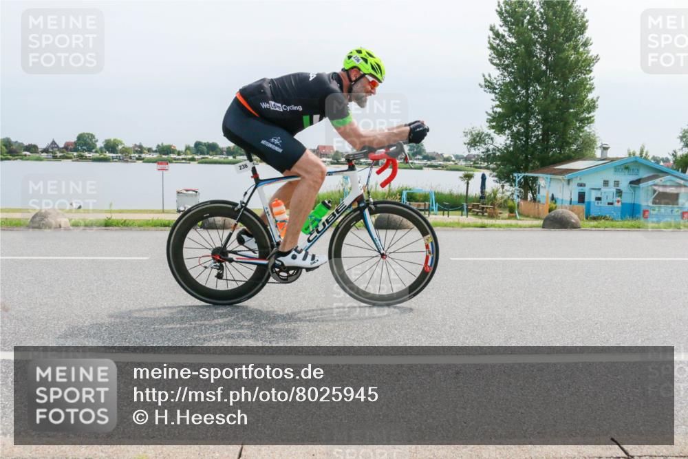 21.06.2025 - 27. Vierlanden-Triathlon H.Heesch http://msf.ph/oto/8025945 15.06.2025 11:18:32 Radfahren 219, 236 meine-sportfotos.de