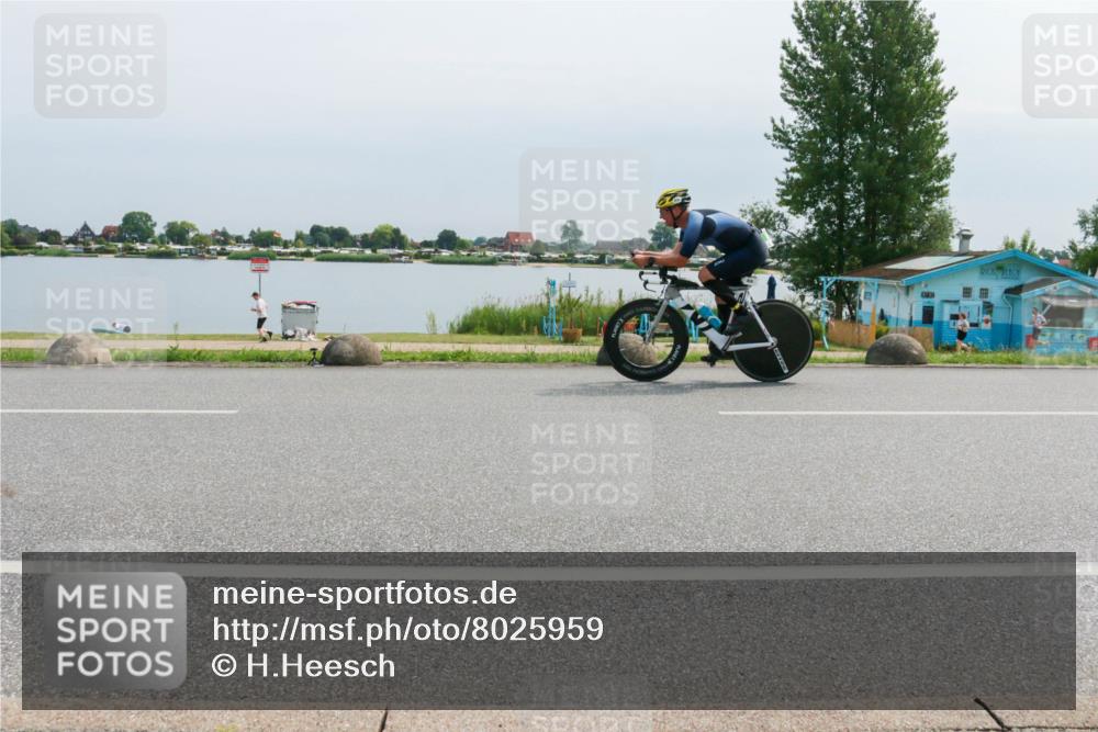 21.06.2025 - 27. Vierlanden-Triathlon H.Heesch http://msf.ph/oto/8025959 15.06.2025 11:18:35 Radfahren 236, 836 meine-sportfotos.de