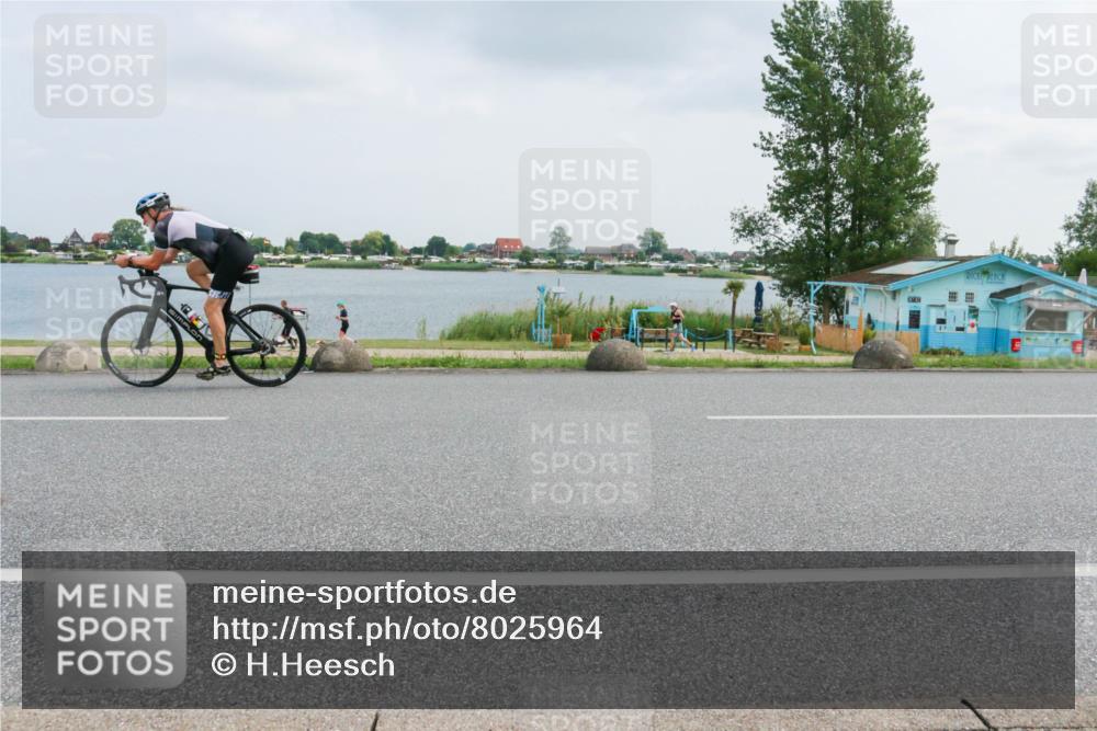 21.06.2025 - 27. Vierlanden-Triathlon H.Heesch http://msf.ph/oto/8025964 15.06.2025 12:09:27 Radfahren 800 meine-sportfotos.de