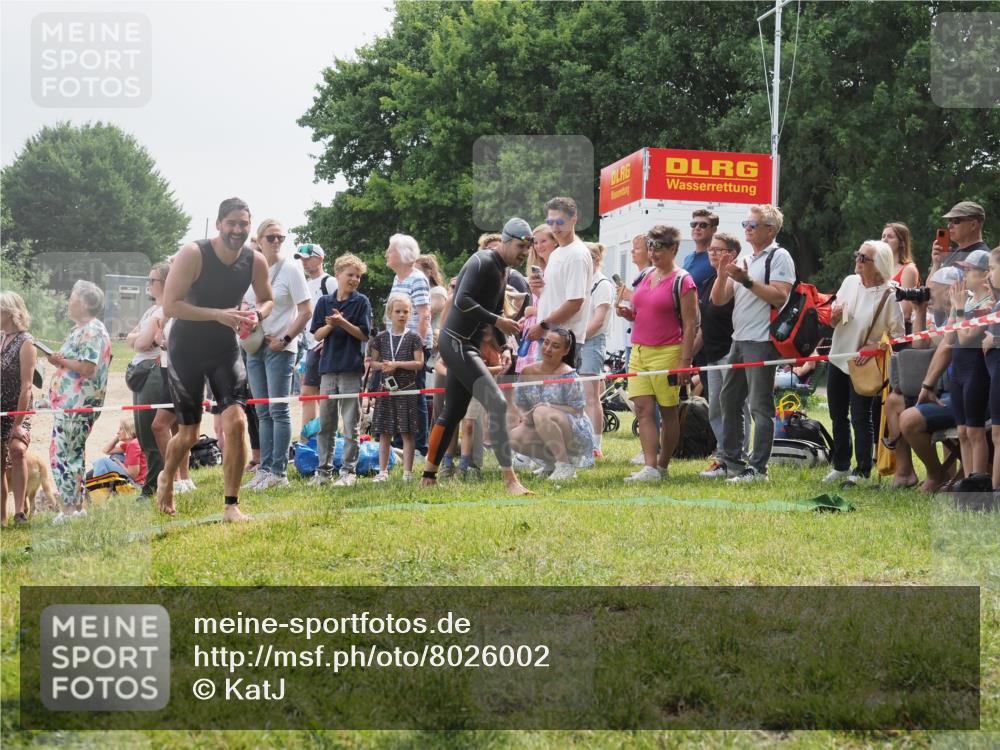 15.06.2025 - 27. Vierlanden-Triathlon KatJ http://msf.ph/oto/8026002 15.06.2025 10:59:06 Schwimmen 706, 709, 760 meine-sportfotos.de