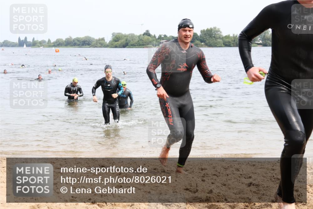 15.06.2025 - 27. Vierlanden-Triathlon Lena Gebhardt http://msf.ph/oto/8026021 15.06.2025 10:57:54 Schwimmen 640, 647, 686, 705, 738, 774 meine-sportfotos.de