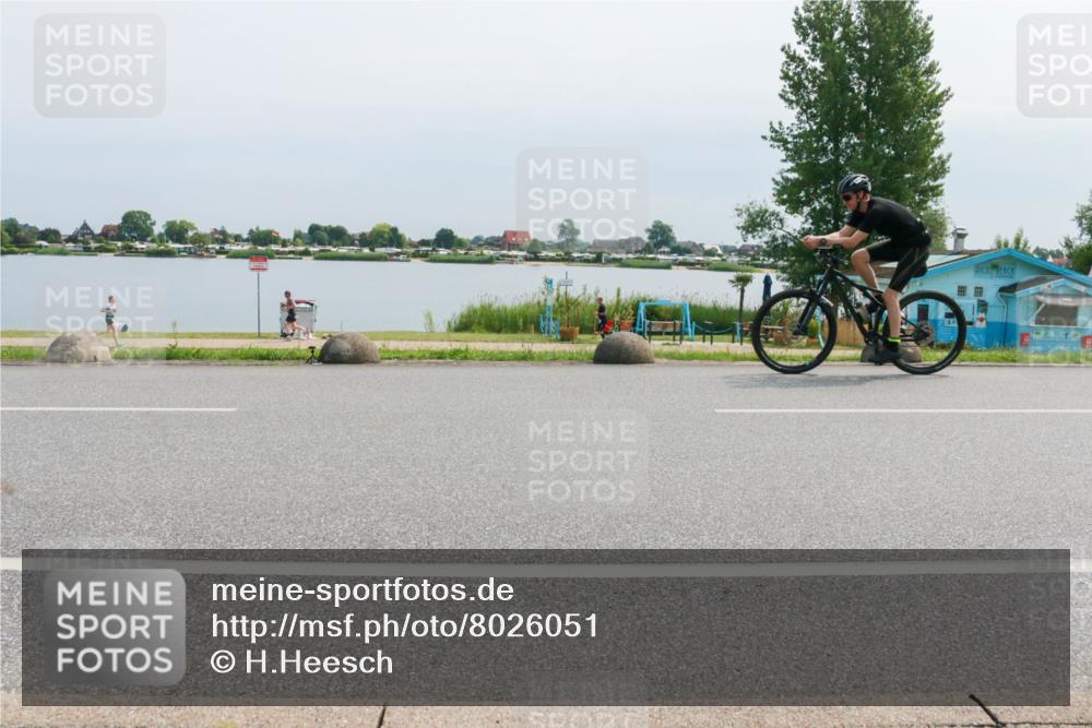 21.06.2025 - 27. Vierlanden-Triathlon H.Heesch http://msf.ph/oto/8026051 15.06.2025 11:18:49 Radfahren 745, 832, 846, 863 meine-sportfotos.de