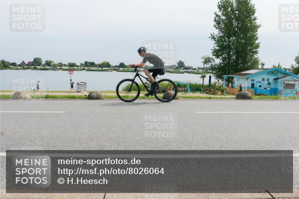 21.06.2025 - 27. Vierlanden-Triathlon H.Heesch http://msf.ph/oto/8026064 15.06.2025 11:18:49 Radfahren 745, 832, 846, 863 meine-sportfotos.de