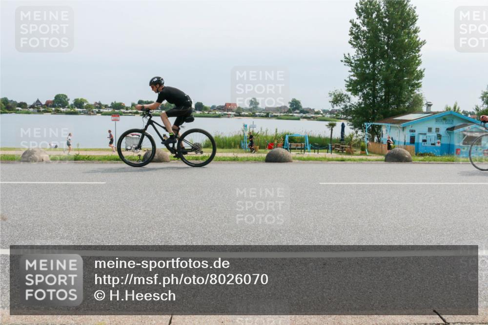 21.06.2025 - 27. Vierlanden-Triathlon H.Heesch http://msf.ph/oto/8026070 15.06.2025 11:18:49 Radfahren 745, 832, 846, 863 meine-sportfotos.de