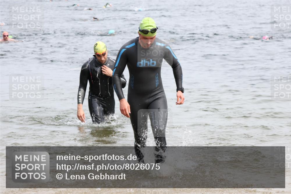 15.06.2025 - 27. Vierlanden-Triathlon Lena Gebhardt http://msf.ph/oto/8026075 15.06.2025 10:57:59 Schwimmen 640, 647, 705, 738, 762 meine-sportfotos.de