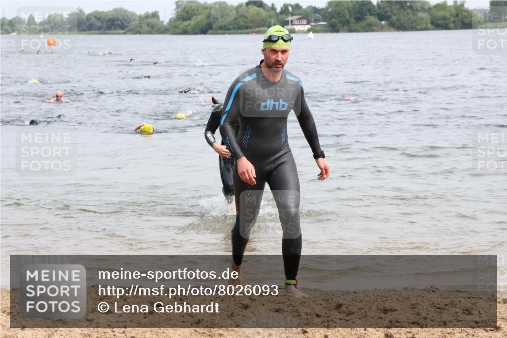 15.06.2025 - 27. Vierlanden-Triathlon Lena Gebhardt http://msf.ph/oto/8026093 15.06.2025 10:58:01 Schwimmen 640, 647, 705, 738, 762 meine-sportfotos.de