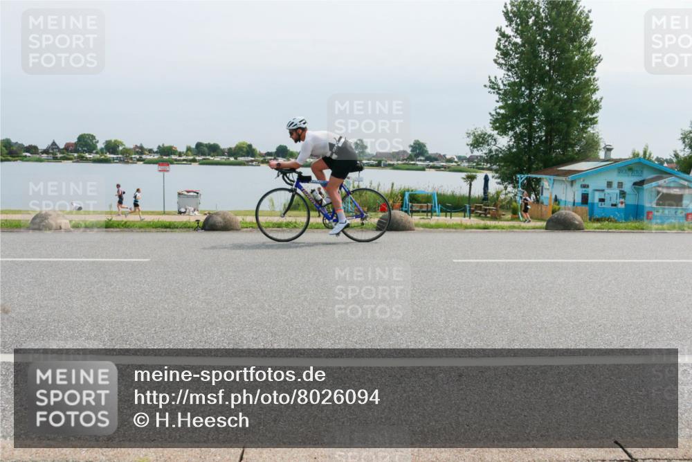 21.06.2025 - 27. Vierlanden-Triathlon H.Heesch http://msf.ph/oto/8026094 15.06.2025 11:18:50 Radfahren 745, 832, 863 meine-sportfotos.de