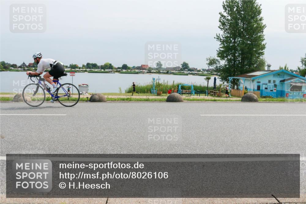 21.06.2025 - 27. Vierlanden-Triathlon H.Heesch http://msf.ph/oto/8026106 15.06.2025 11:18:50 Radfahren 745, 832, 863 meine-sportfotos.de