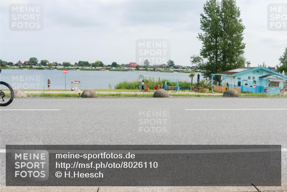 21.06.2025 - 27. Vierlanden-Triathlon H.Heesch http://msf.ph/oto/8026110 15.06.2025 12:10:25 Radfahren 917 meine-sportfotos.de