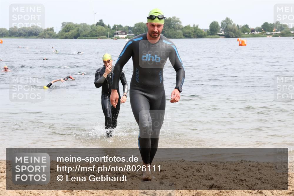 15.06.2025 - 27. Vierlanden-Triathlon Lena Gebhardt http://msf.ph/oto/8026111 15.06.2025 10:58:03 Schwimmen 640, 647, 705, 738, 762 meine-sportfotos.de