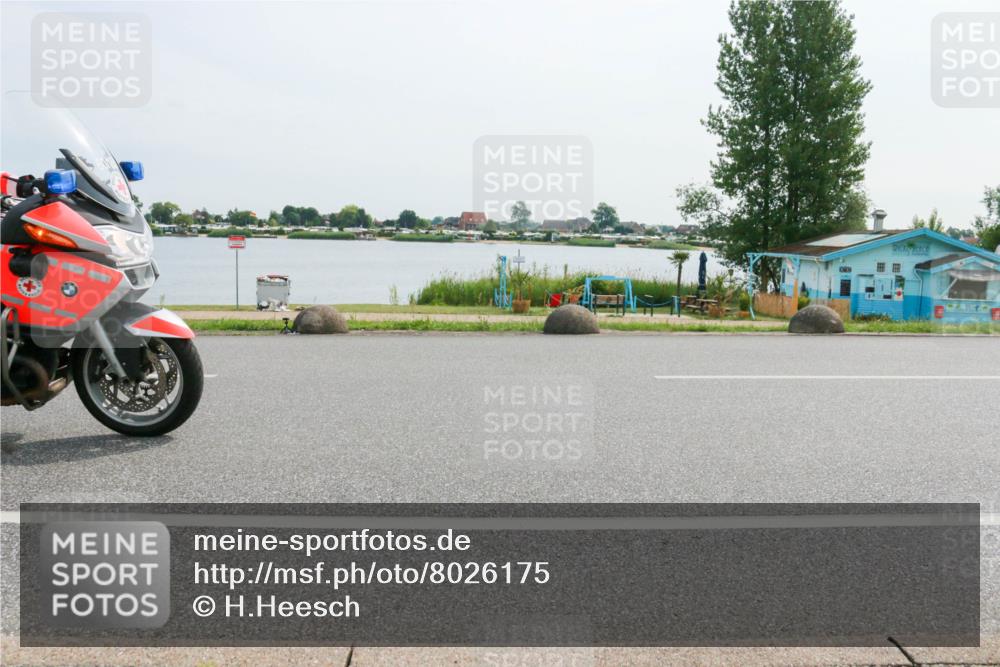 15.06.2025 - 27. Vierlanden-Triathlon H.Heesch http://msf.ph/oto/8026175 15.06.2025 10:27:33 Radfahren 165, 492, 522, 628 meine-sportfotos.de