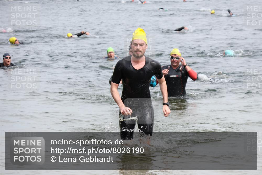 15.06.2025 - 27. Vierlanden-Triathlon Lena Gebhardt http://msf.ph/oto/8026190 15.06.2025 10:58:13 Schwimmen 640, 710, 762, 769 meine-sportfotos.de