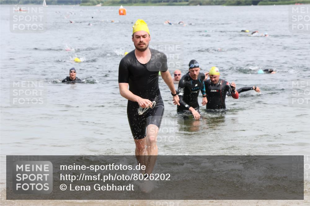 15.06.2025 - 27. Vierlanden-Triathlon Lena Gebhardt http://msf.ph/oto/8026202 15.06.2025 10:58:14 Schwimmen 640, 710, 762, 769 meine-sportfotos.de