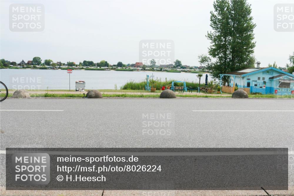 15.06.2025 - 27. Vierlanden-Triathlon H.Heesch http://msf.ph/oto/8026224 15.06.2025 10:27:35 Radfahren 510, 522, 628 meine-sportfotos.de