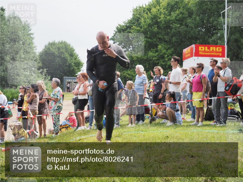 15.06.2025 - 27. Vierlanden-Triathlon KatJ http://msf.ph/oto/8026241 15.06.2025 10:59:41 Schwimmen 641, 668, 751 meine-sportfotos.de