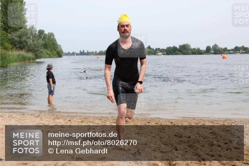 15.06.2025 - 27. Vierlanden-Triathlon Lena Gebhardt http://msf.ph/oto/8026270 15.06.2025 10:58:17 Schwimmen 643, 710, 741, 762, 769 meine-sportfotos.de