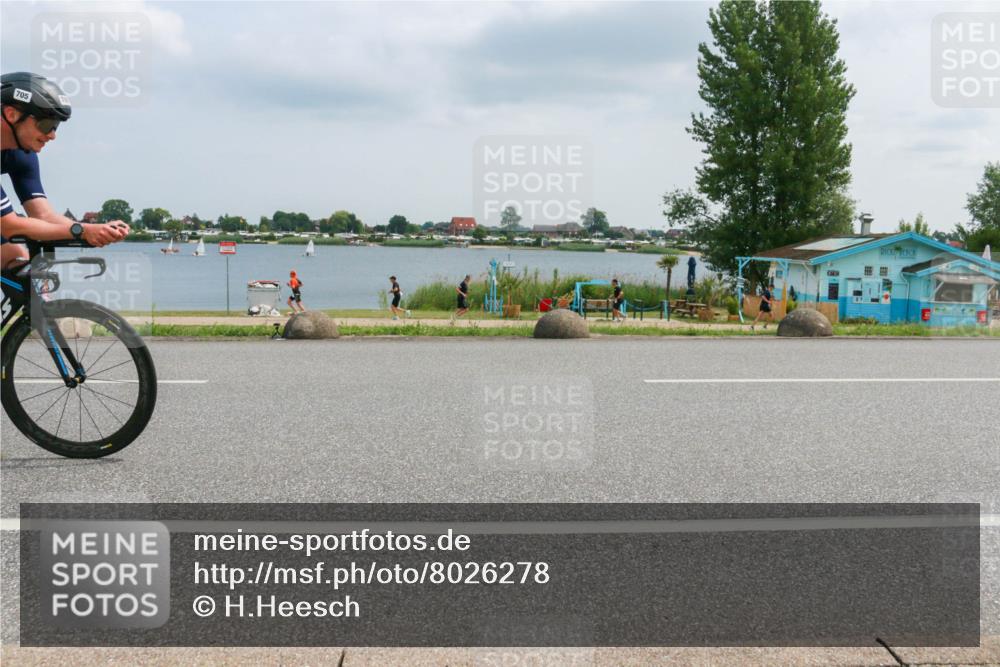 21.06.2025 - 27. Vierlanden-Triathlon H.Heesch http://msf.ph/oto/8026278 15.06.2025 12:11:29 Radfahren 705, 1014, 1015, 1016, 1017, 1018, 1024 meine-sportfotos.de
