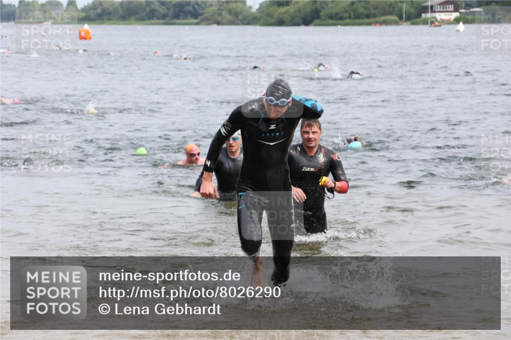 15.06.2025 - 27. Vierlanden-Triathlon Lena Gebhardt http://msf.ph/oto/8026290 15.06.2025 10:58:18 Schwimmen 643, 710, 741, 762, 769 meine-sportfotos.de