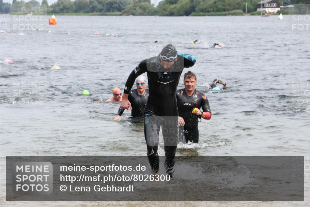 15.06.2025 - 27. Vierlanden-Triathlon Lena Gebhardt http://msf.ph/oto/8026300 15.06.2025 10:58:18 Schwimmen 643, 710, 741, 762, 769 meine-sportfotos.de