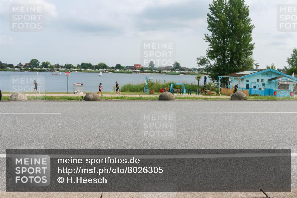 21.06.2025 - 27. Vierlanden-Triathlon H.Heesch http://msf.ph/oto/8026305 15.06.2025 12:11:32 Radfahren 705, 806, 1024, 1025, 1026, 1027 meine-sportfotos.de