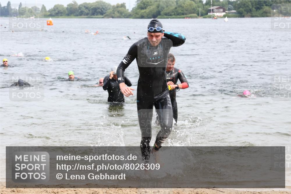 15.06.2025 - 27. Vierlanden-Triathlon Lena Gebhardt http://msf.ph/oto/8026309 15.06.2025 10:58:19 Schwimmen 643, 710, 741, 762, 769 meine-sportfotos.de