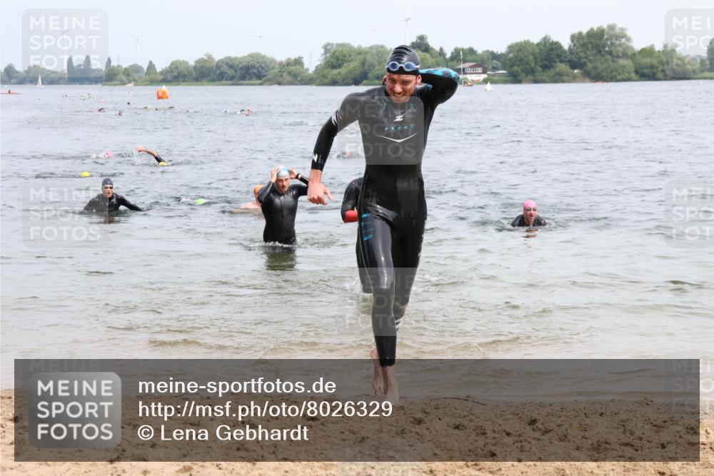 15.06.2025 - 27. Vierlanden-Triathlon Lena Gebhardt http://msf.ph/oto/8026329 15.06.2025 10:58:19 Schwimmen 643, 710, 741, 762, 769 meine-sportfotos.de