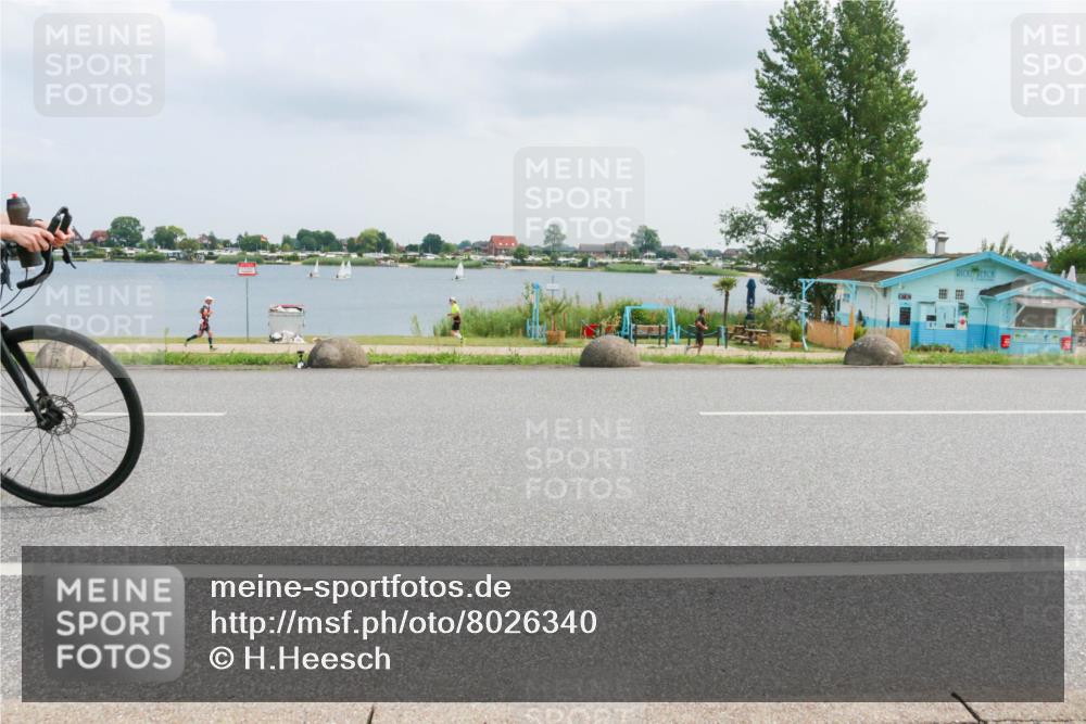 21.06.2025 - 27. Vierlanden-Triathlon H.Heesch http://msf.ph/oto/8026340 15.06.2025 12:11:42 Radfahren 229, 898, 901 meine-sportfotos.de